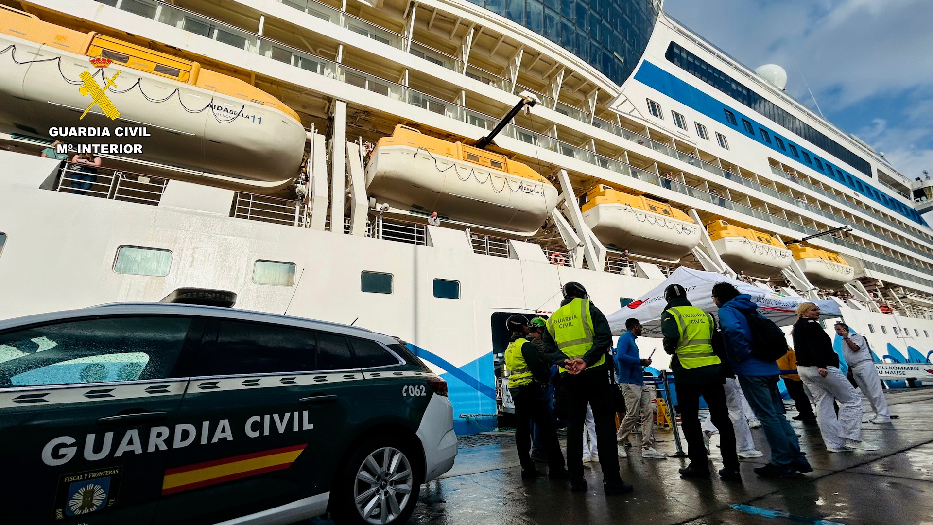 Guardia Civil control puerto 1
