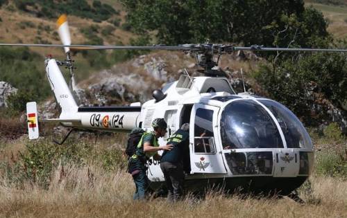 08 24 helicóptero guardia civil vehiculo rescate montaña