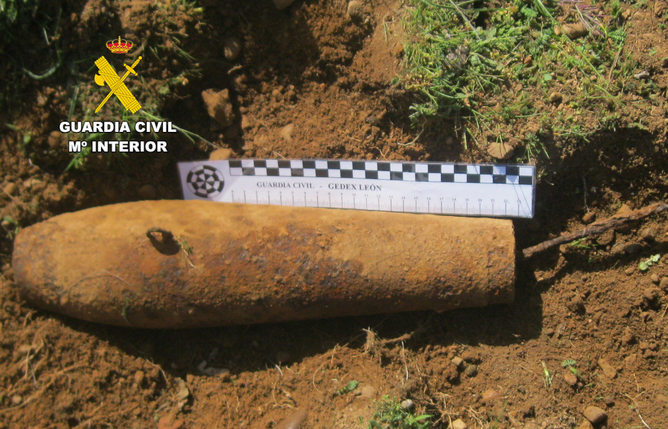 14.04.23 bomba aviación desactivada GC