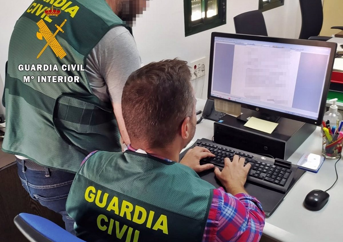 1Photo albox almeria