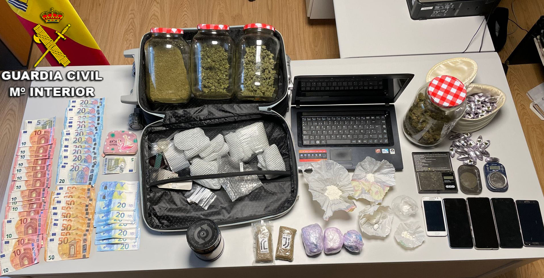 20220428 DESARTICULADO PUNTO VENTA DROGAS PORRIÑO