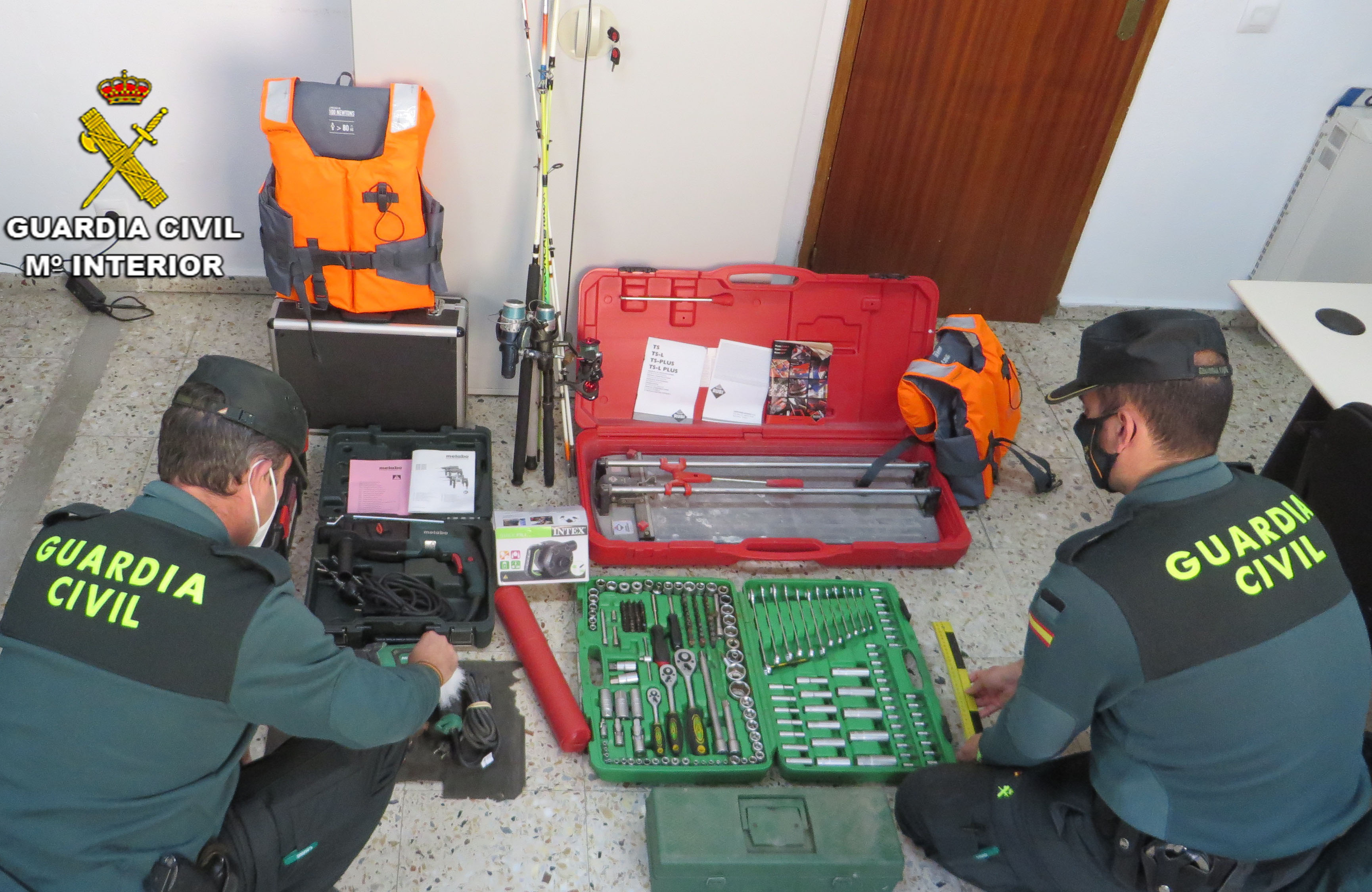 20220505 DETENIDO ROBO GARAJES PONTECESURES