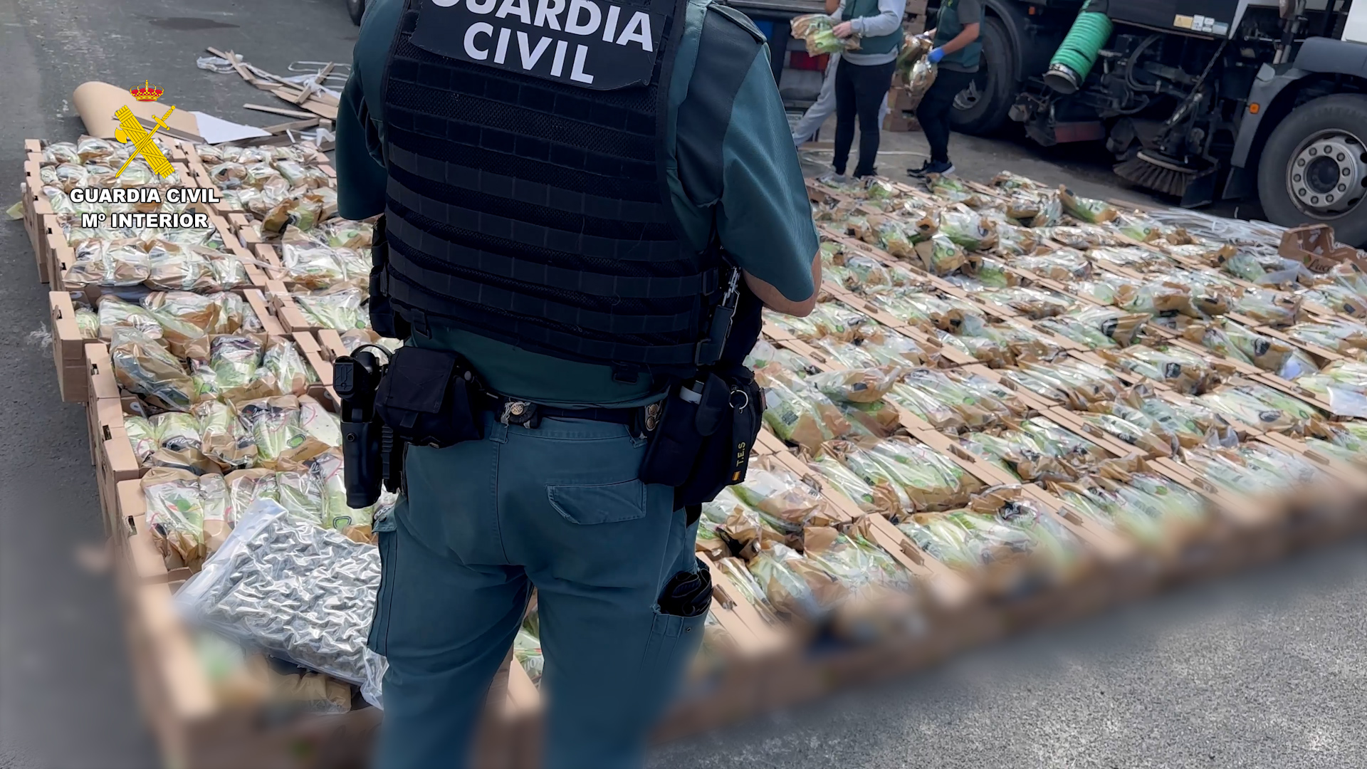2023 10 20 vuelco marihuana lechugas navarra 01