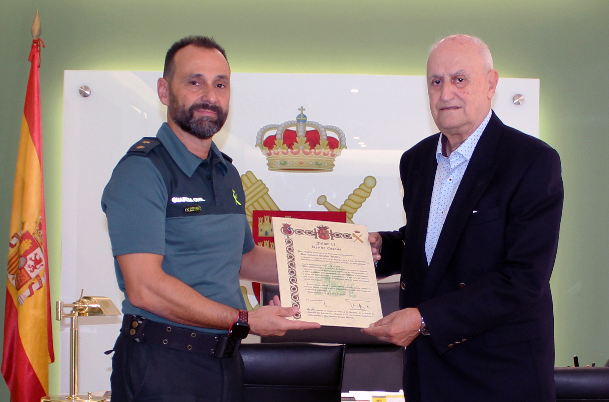 20231027 ENTREGA TITULO EMPLEO GENERAL ESCOBAR 02