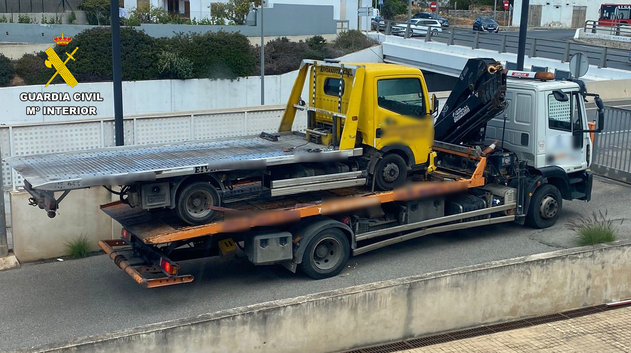 20240429 detenidos hurto coches ibiza grua