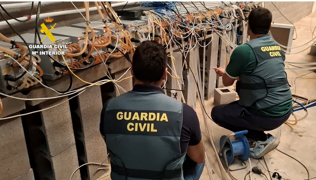 20250925 Alcora Defraudación fluido eléctrico
