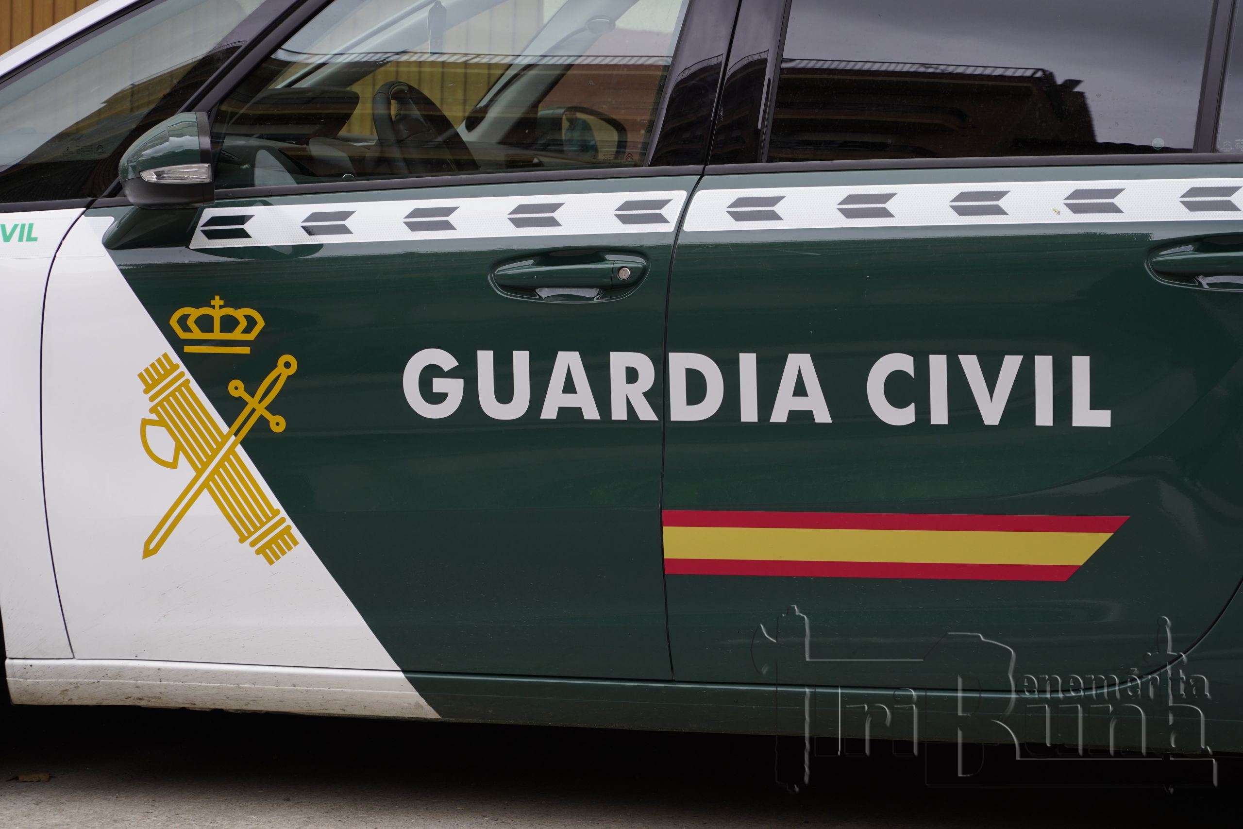 4472419 vehiculo guardia civil marca agua