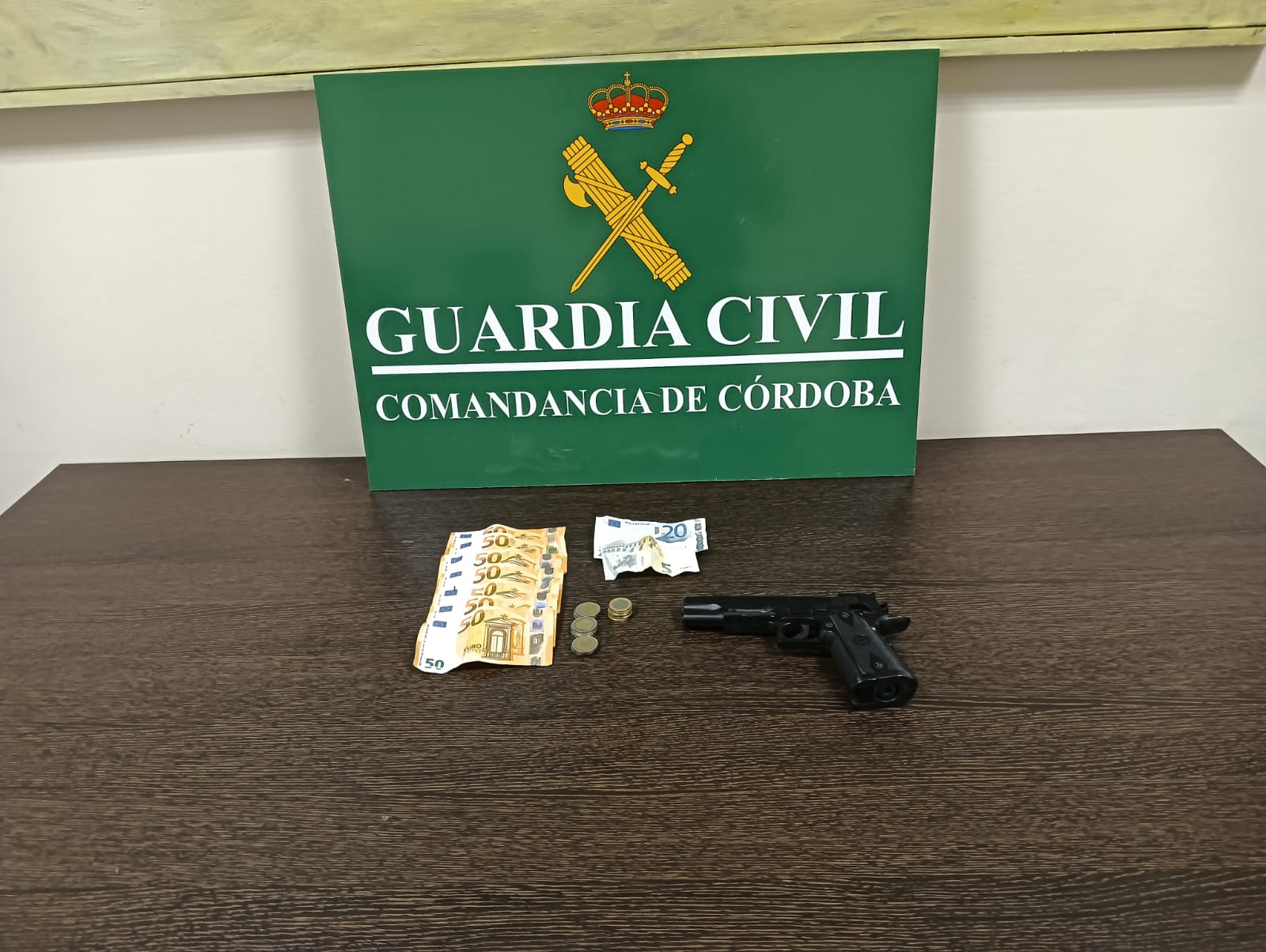 ARMA ROBO INTIMIDACIÓN MONTILLA