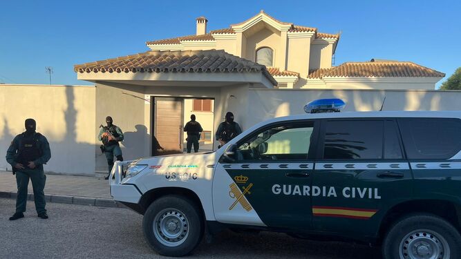 Agentes Guardia Civil Campamento Roque