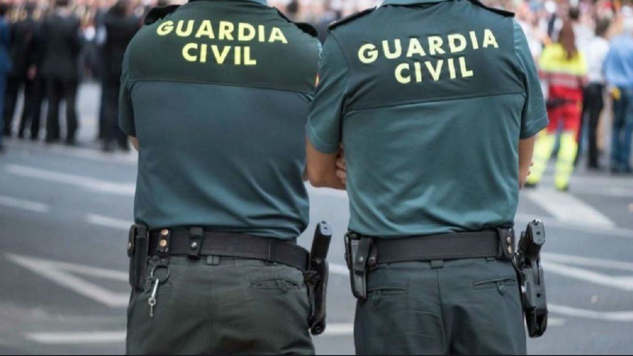Agentes Guardia Civil patrulla ciudadana