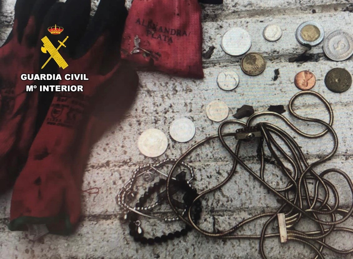 Algunos efectos recuperados