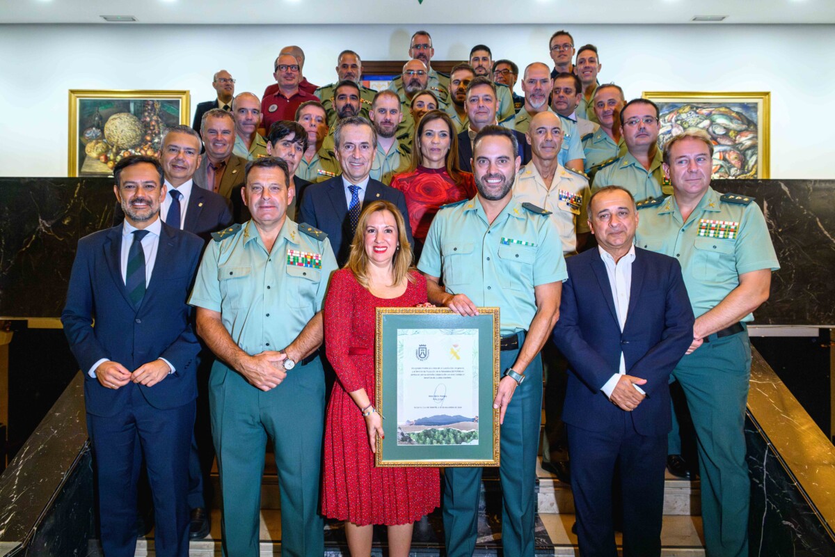 Cabildo Reconocimiento Guardia Civil y Seprona 00 1200x800