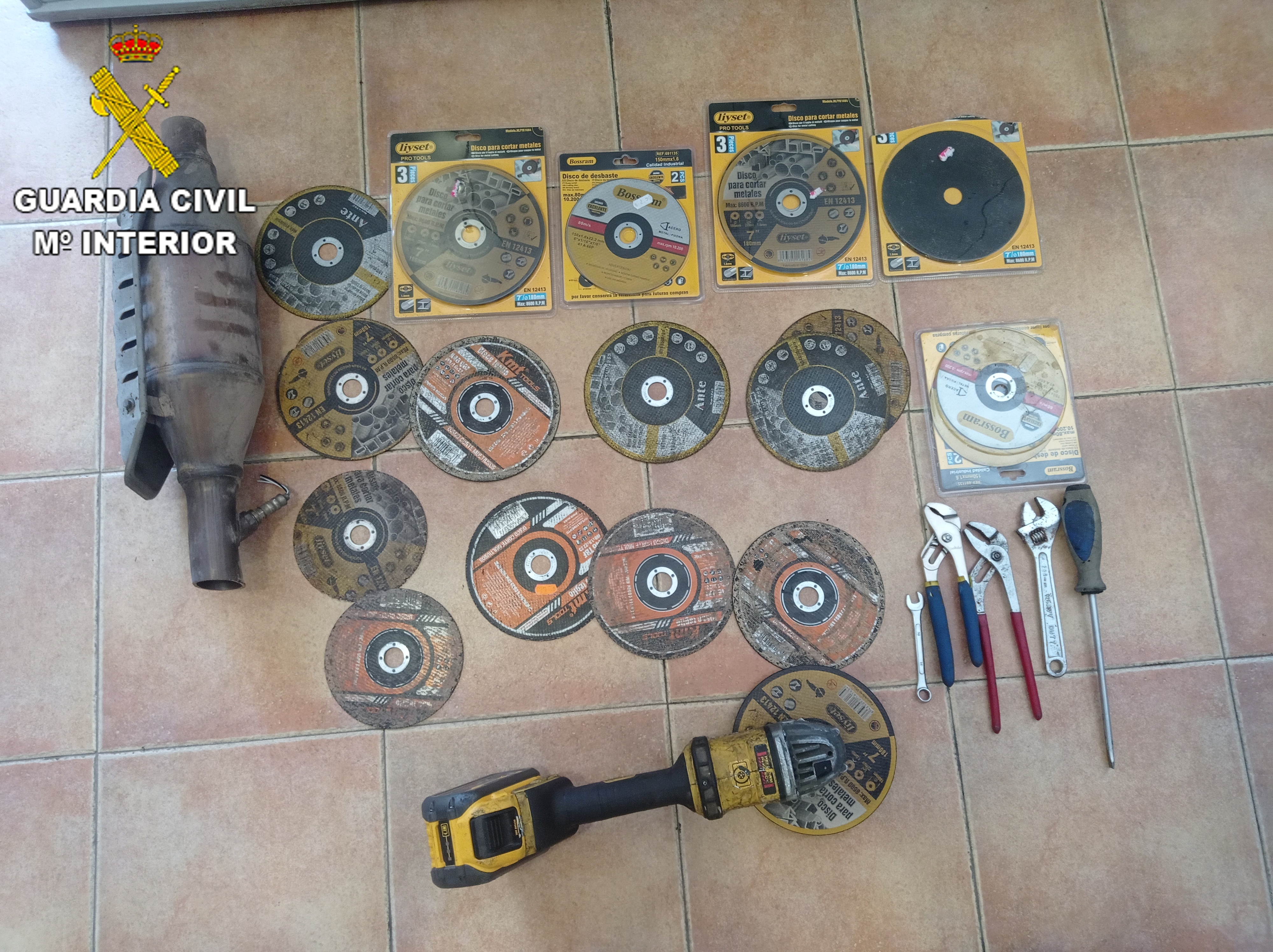 Catalizador y radial