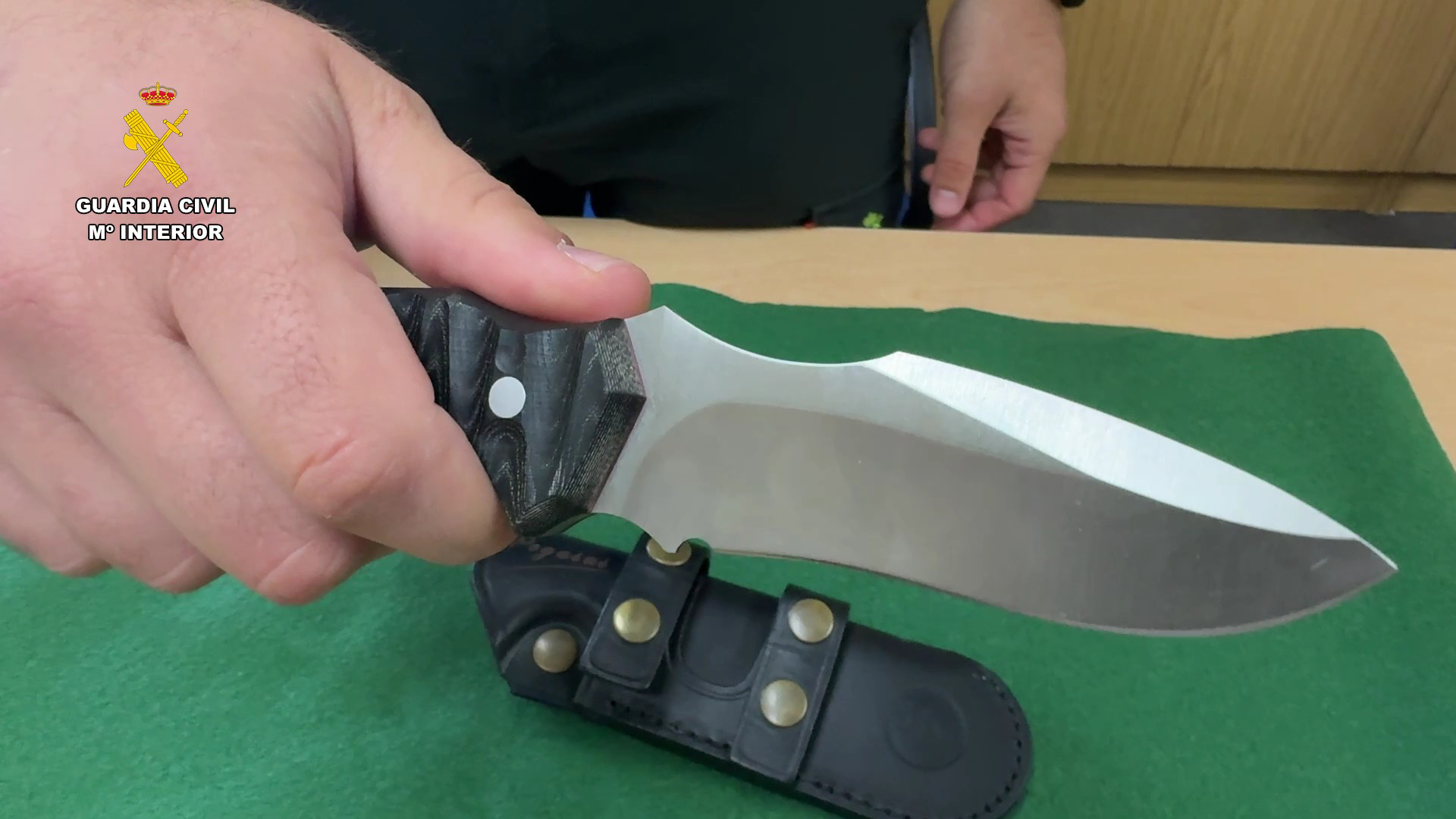 Denunia peregrino cuchillo 3