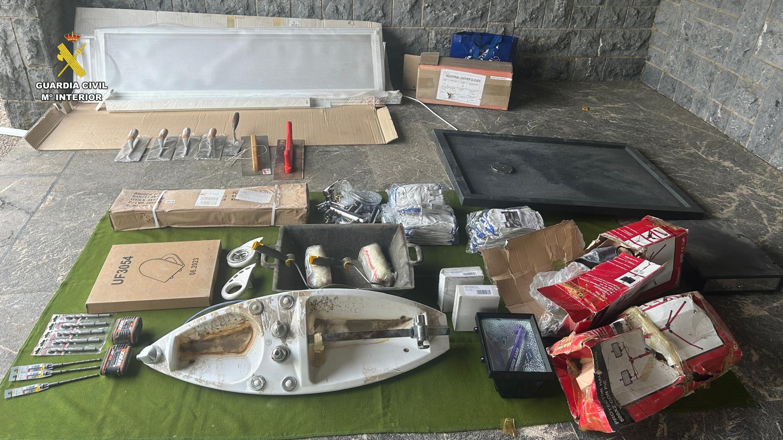 Detenidos robo con fuerza empresa Najera 8