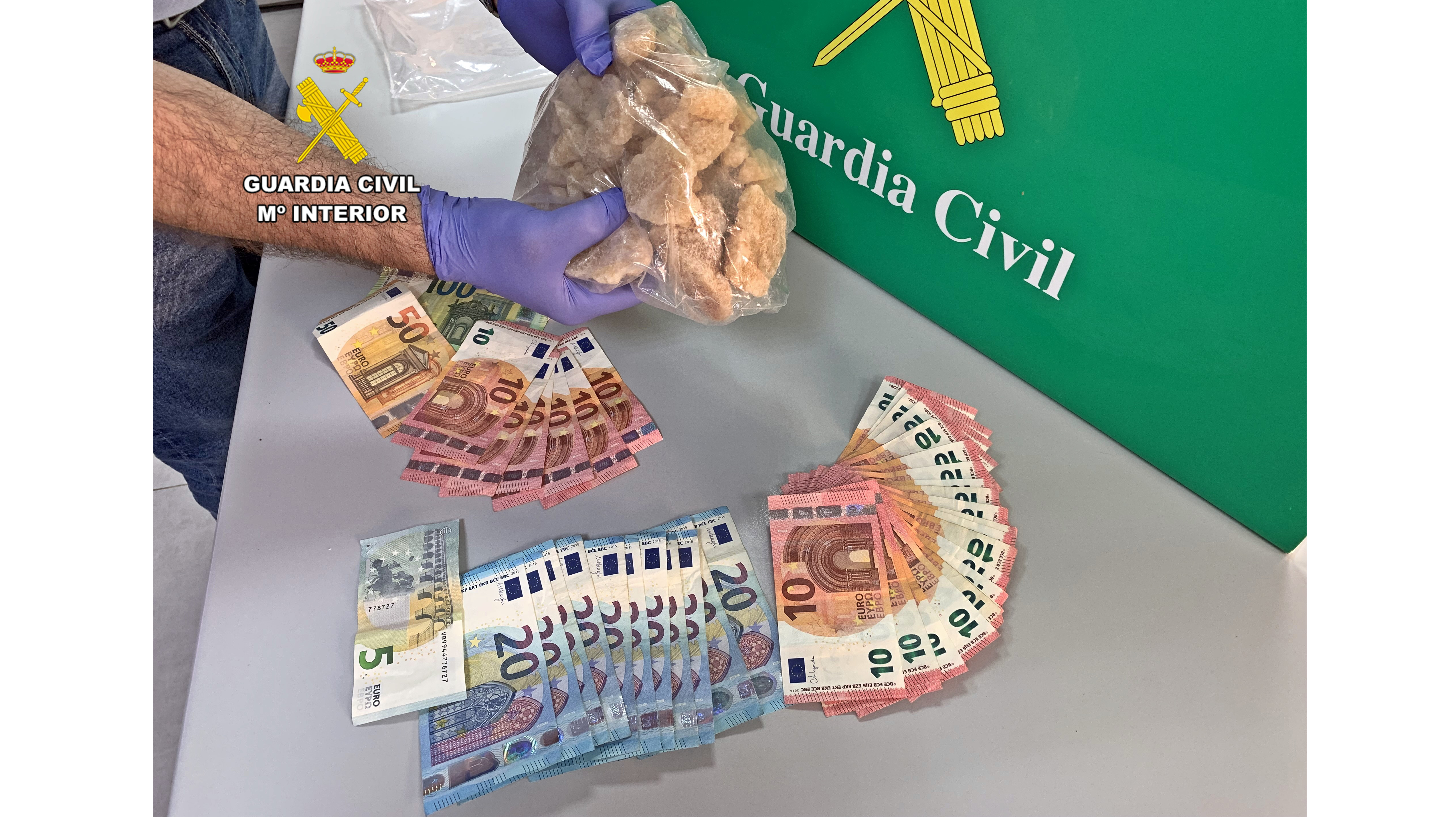 Droga y dinero intervenido 3