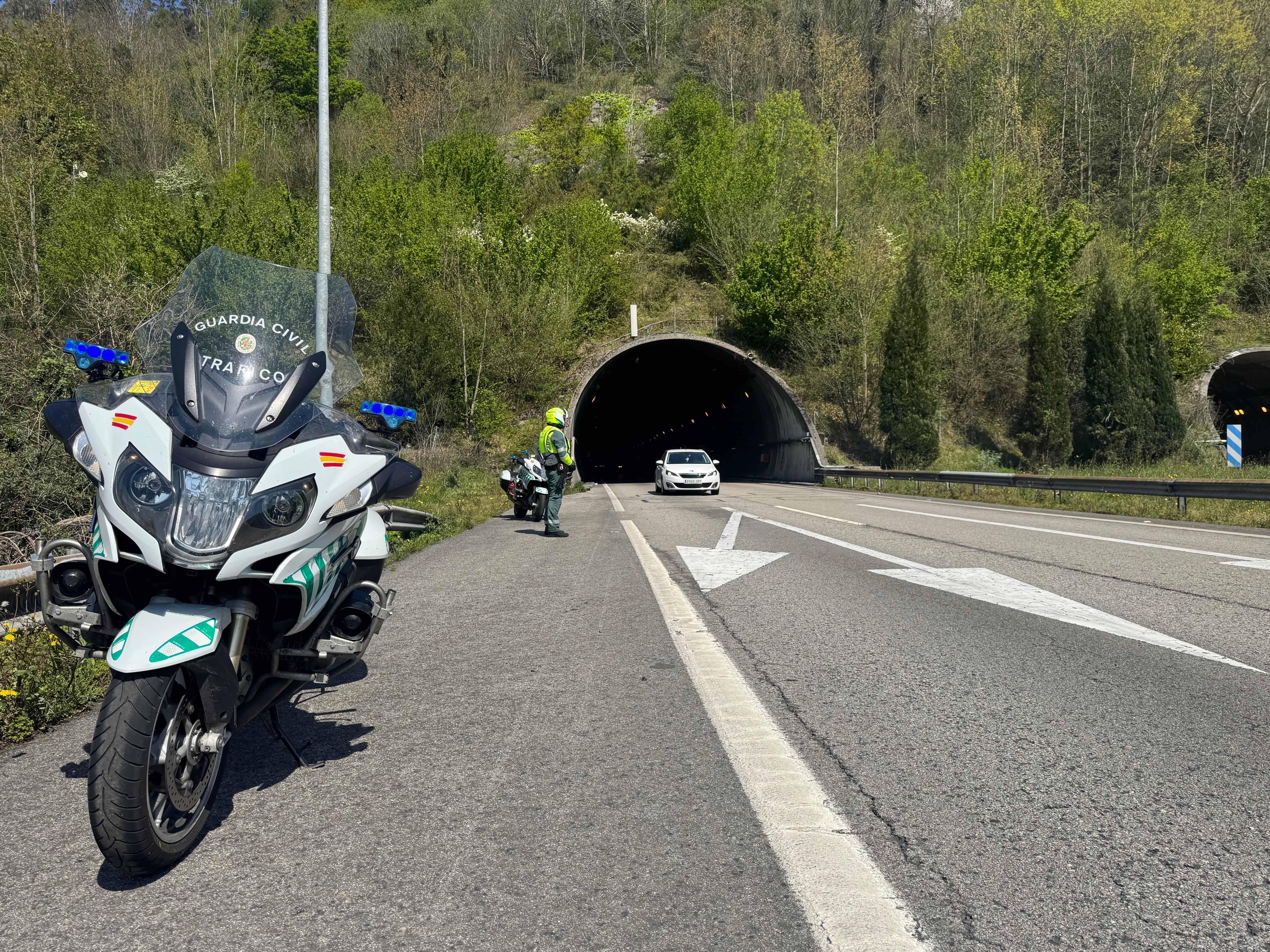 FOTOGRAFIAS DOS EXCESOS VELOCIDAD TÚNEL PADRÚN 1 1