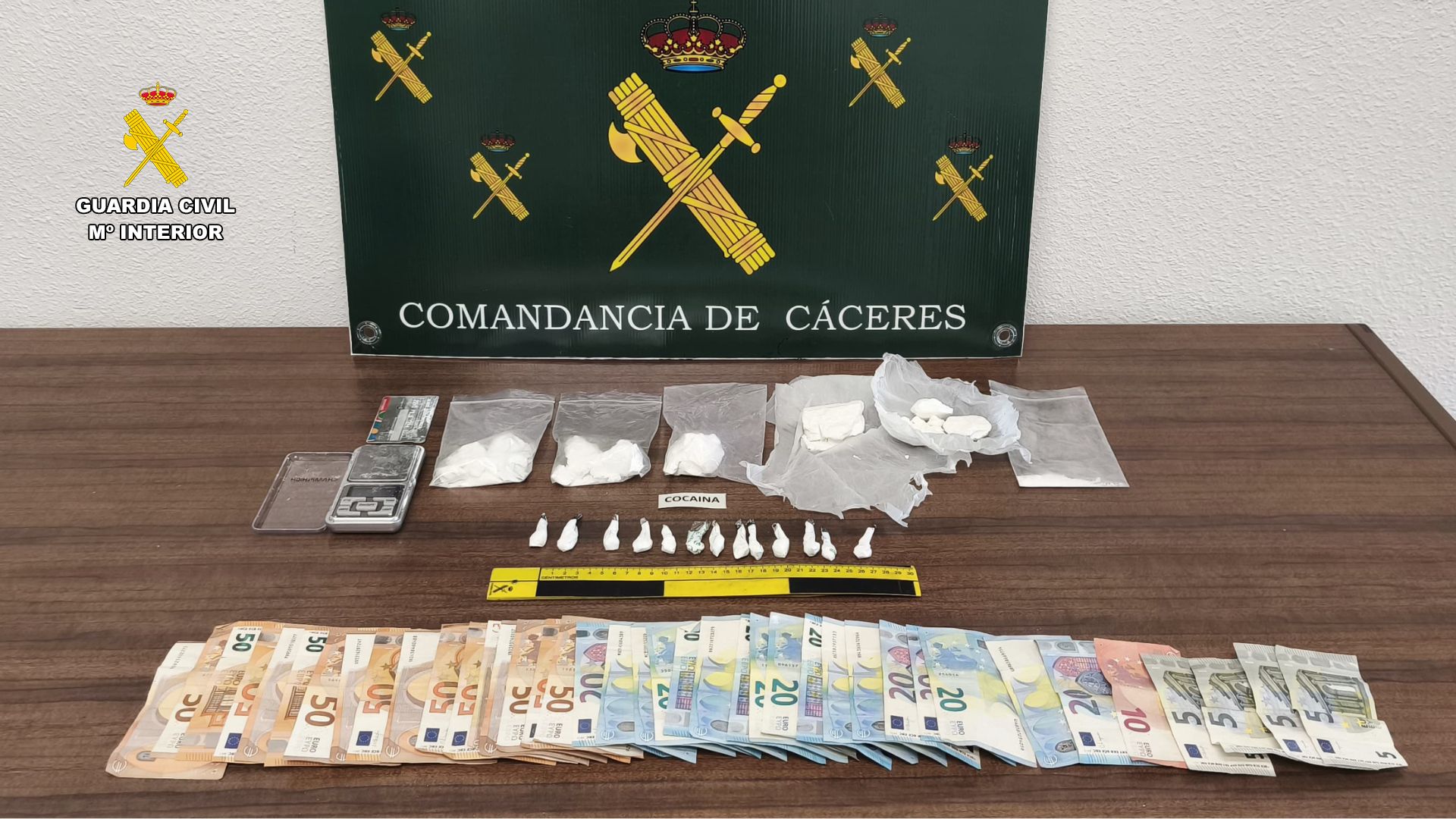 Fotografía droga y efectos intervenidos