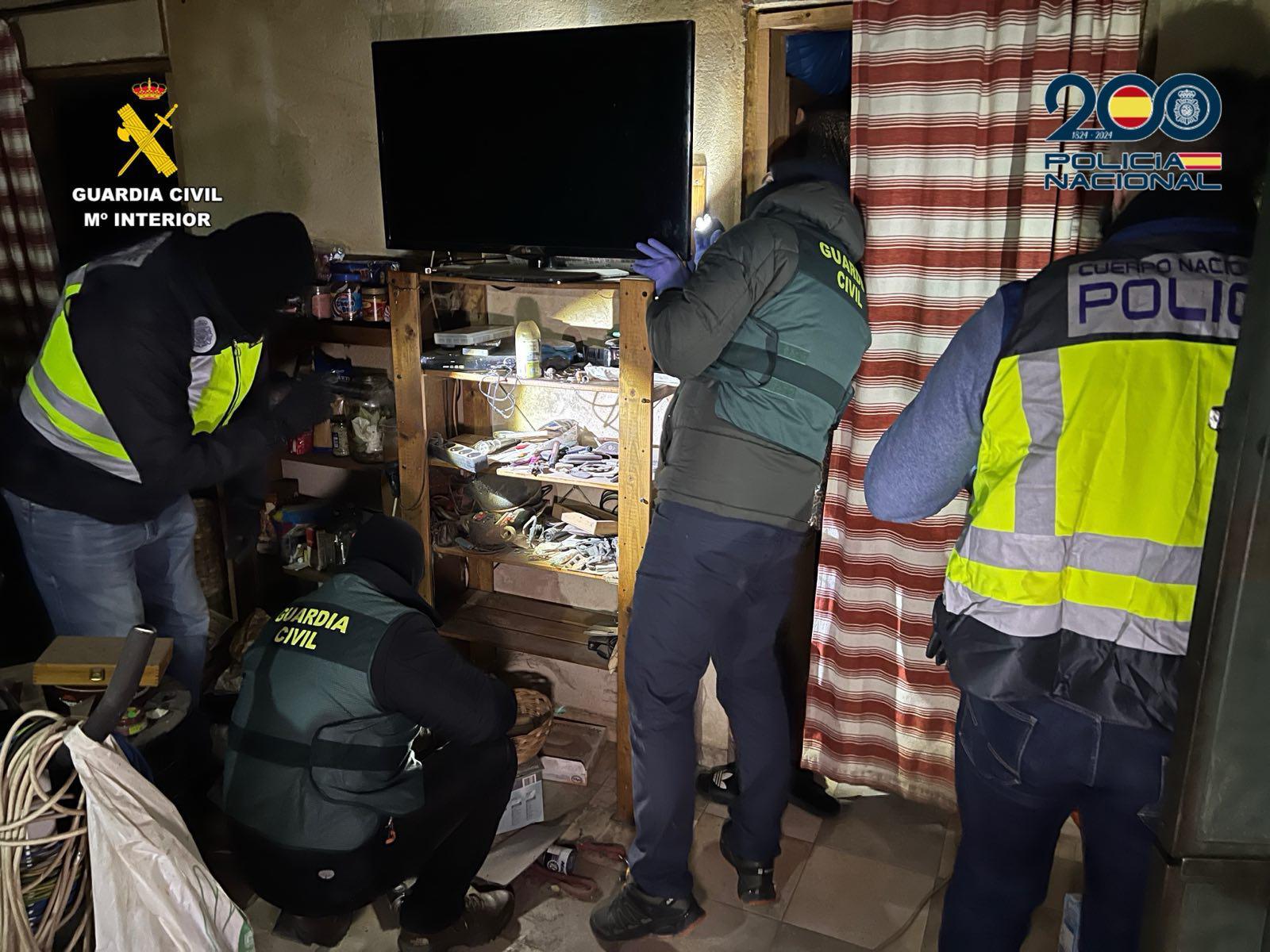 Fotografía guardia civil policia