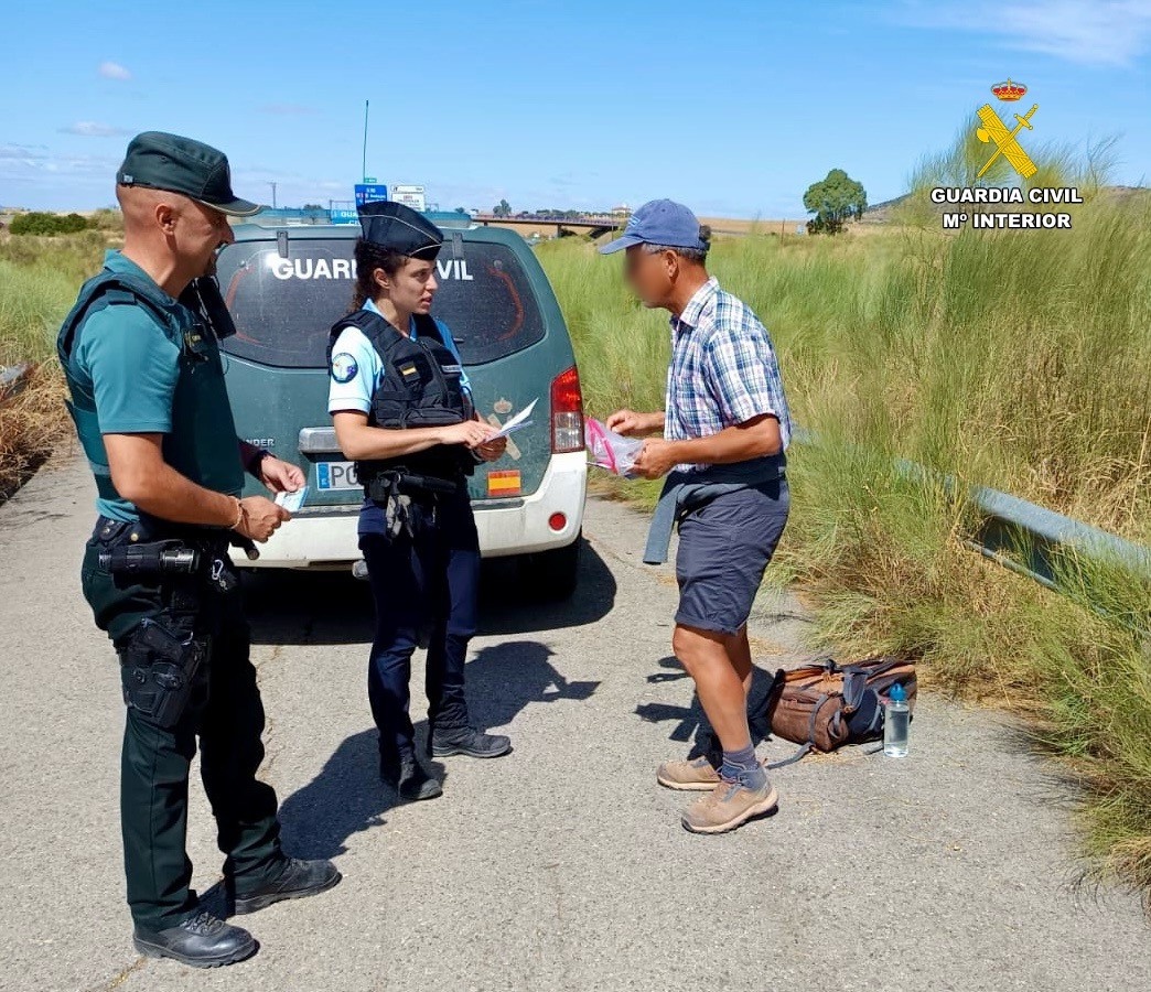 Imagen 2 gendarmes franceses guardia civil