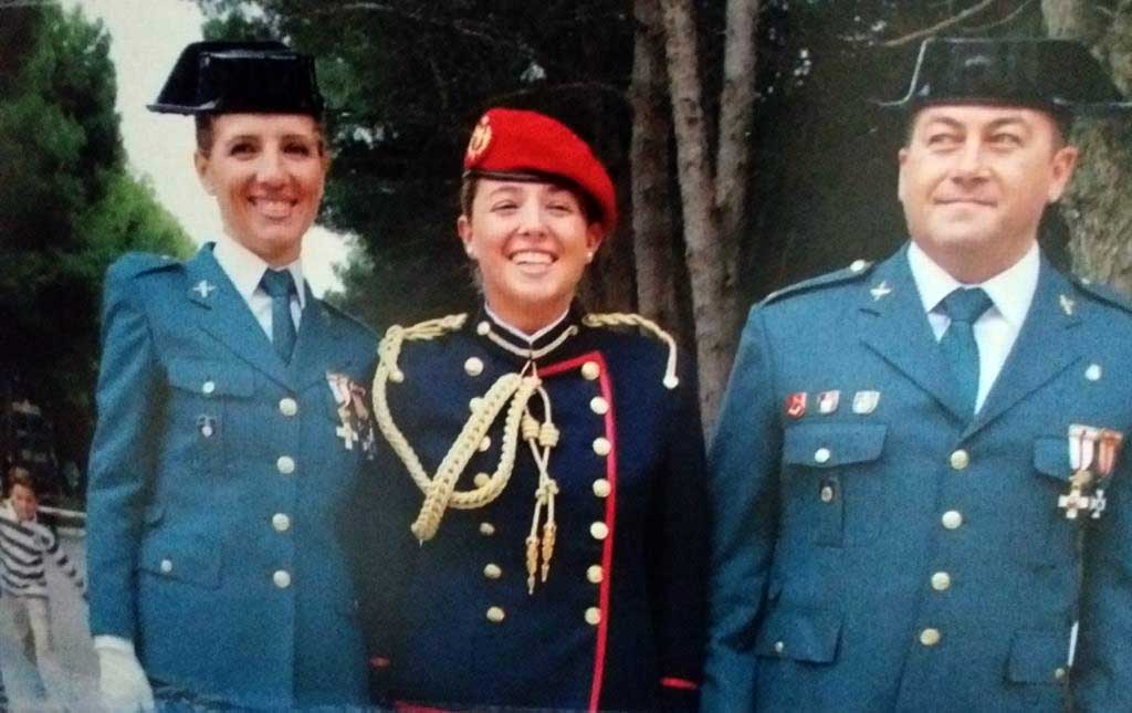 Laura con sus padres