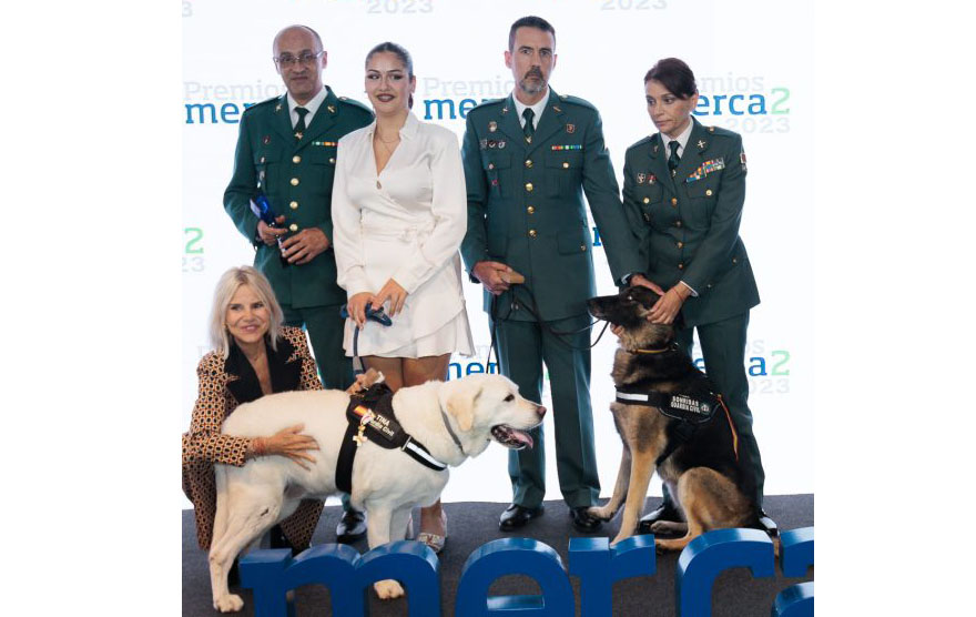 Premio Profesionales Extraordinarios al Equipo Canino Fuerzas y Cuerpos de Seguridad del Estado 570x570