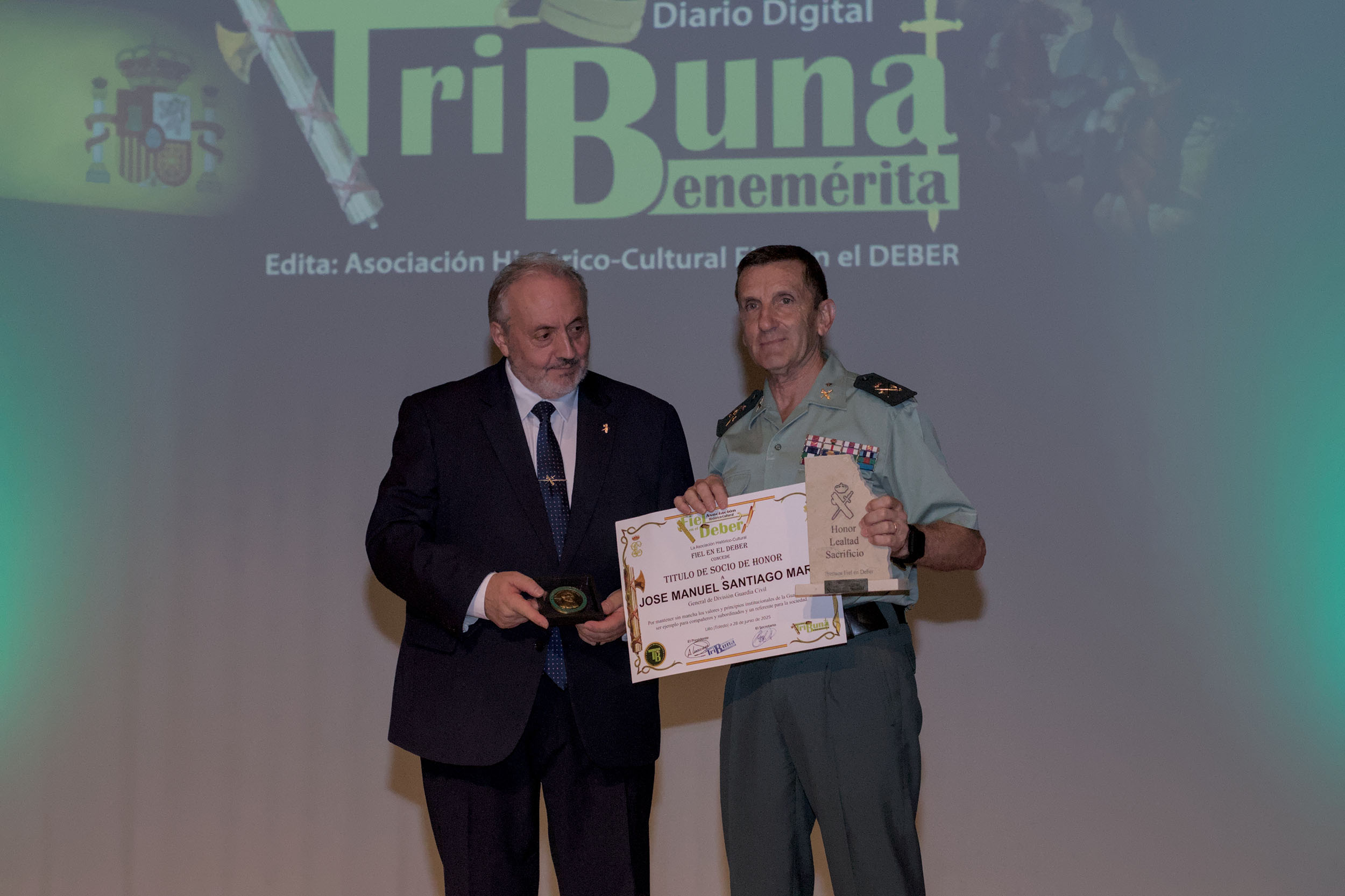 TBPremiosFiel25 110