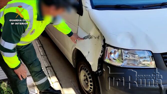 agente Guardia Civil trafico accidente marca