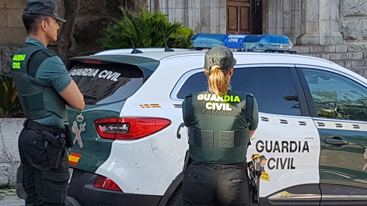 dos guardias civiles