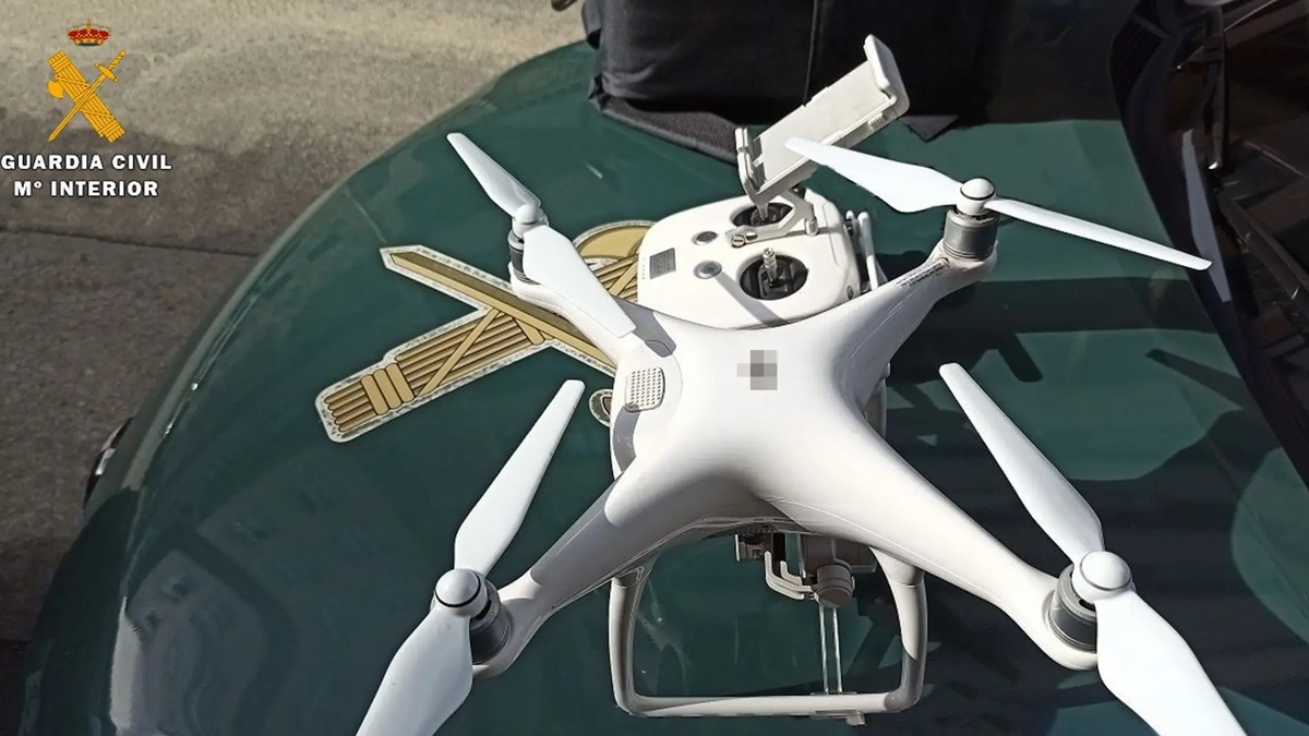 dron guardia civil