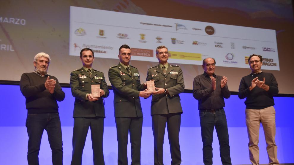 el pirineos mountain film festival ha premiado a los greim y al servicio de helicopteros de huesca 13