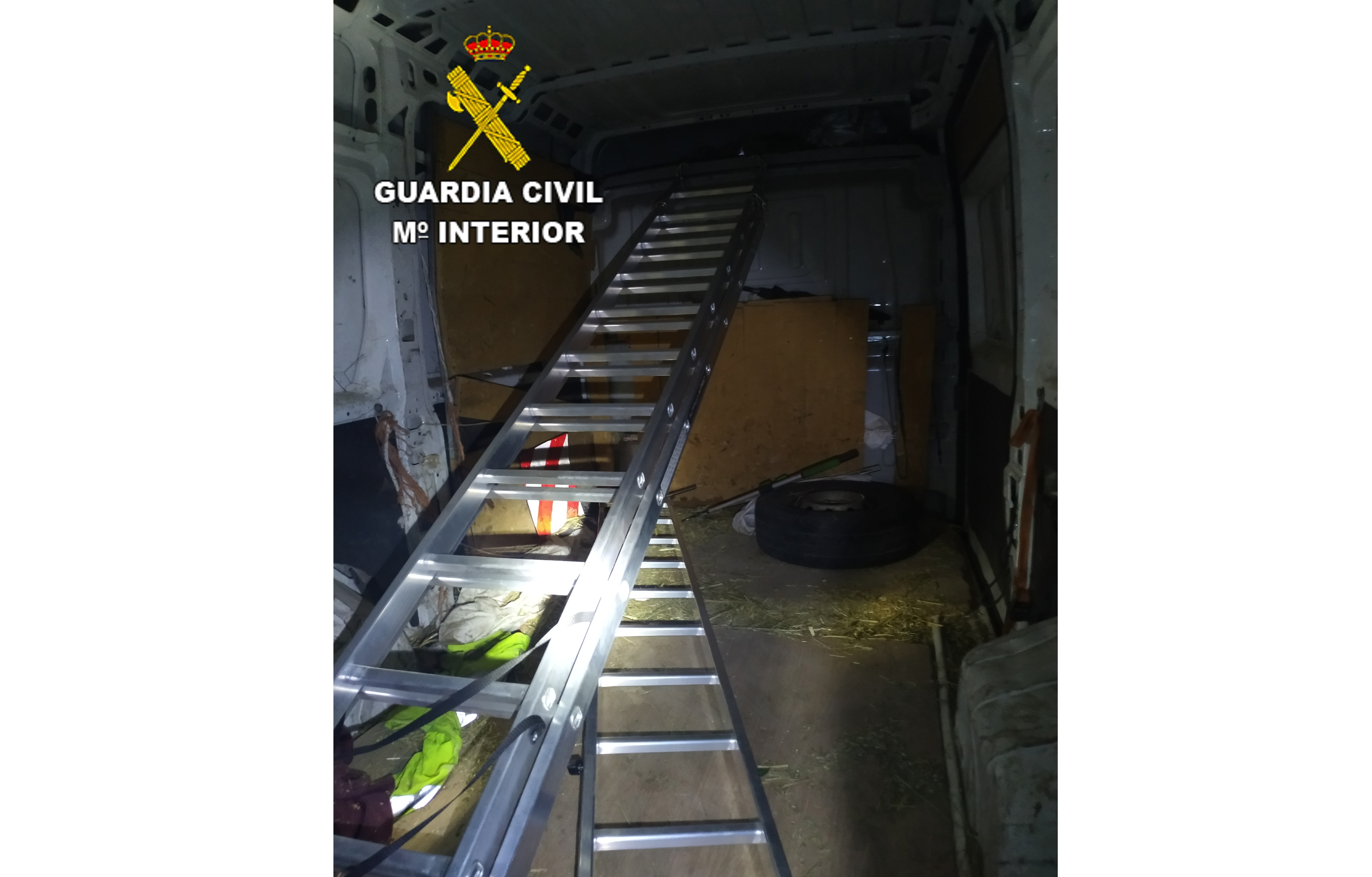 escalera furgonetaMOSCA