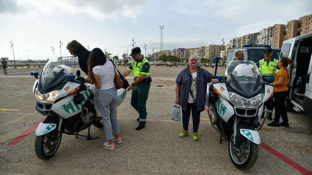 exhibicion medios Guardia Civil amarillo8