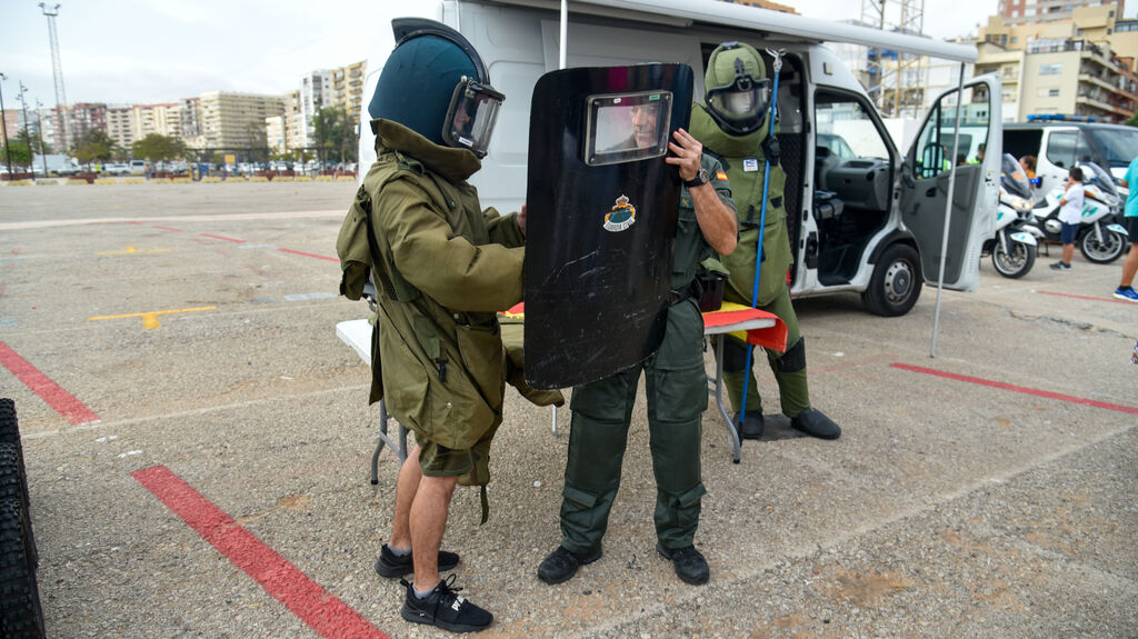 exhibicion medios Guardia Civil amarillo9