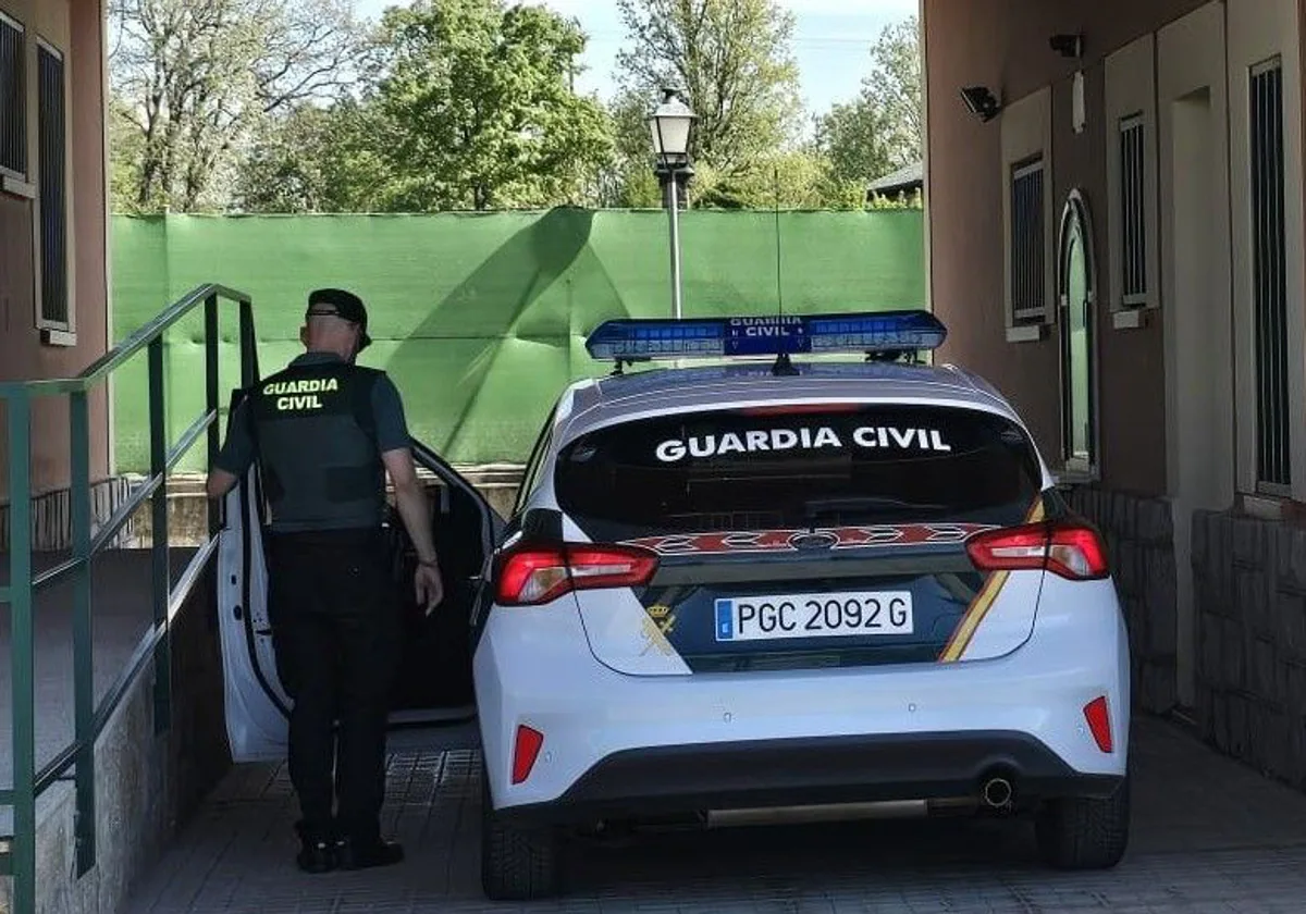 guardia civil patrulla cuartel