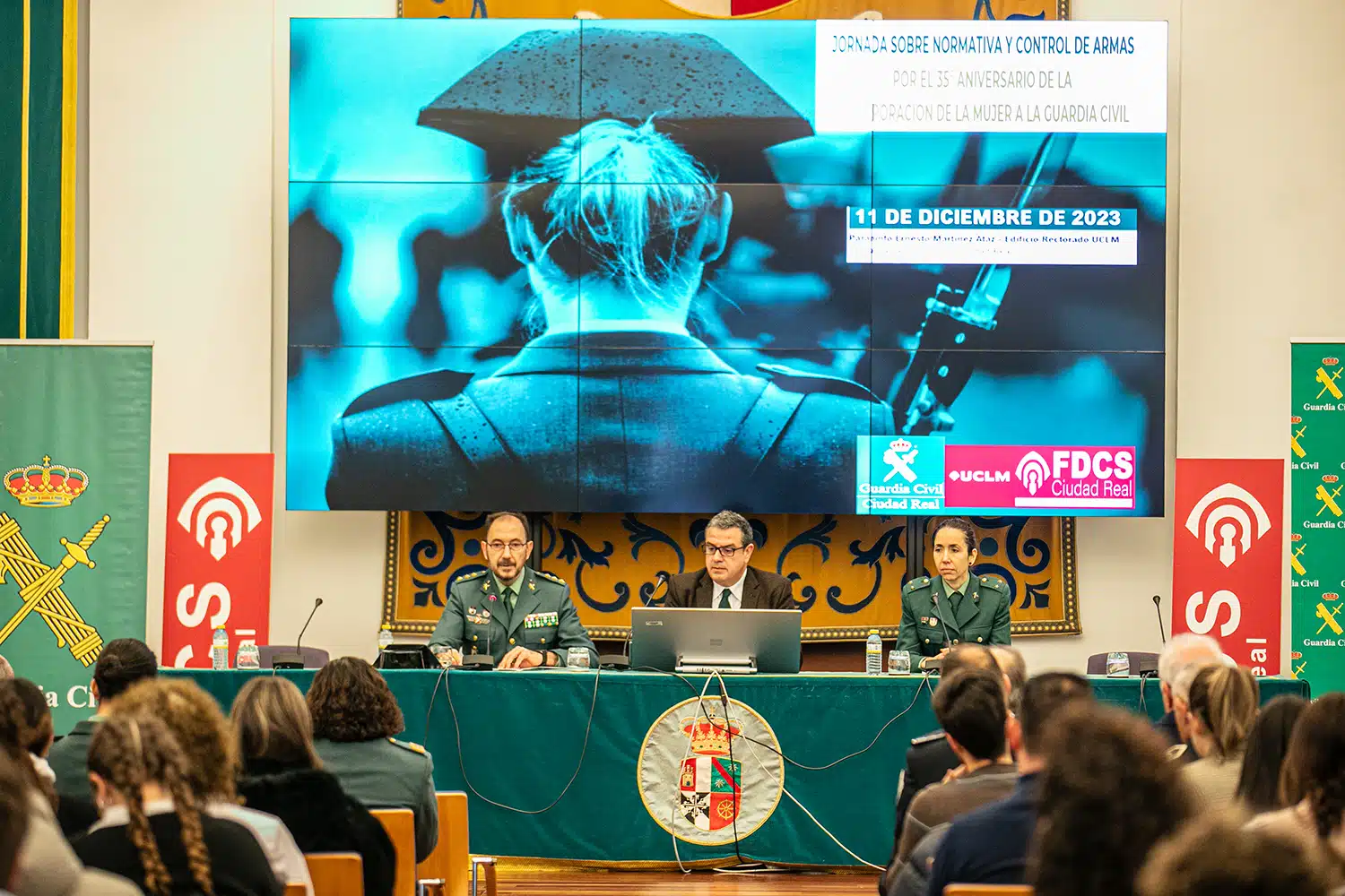 guardia civil jornada de control de armas e incorporacion de la mujer