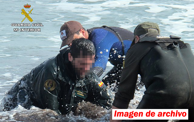 guardia civil varamiento cetáceo