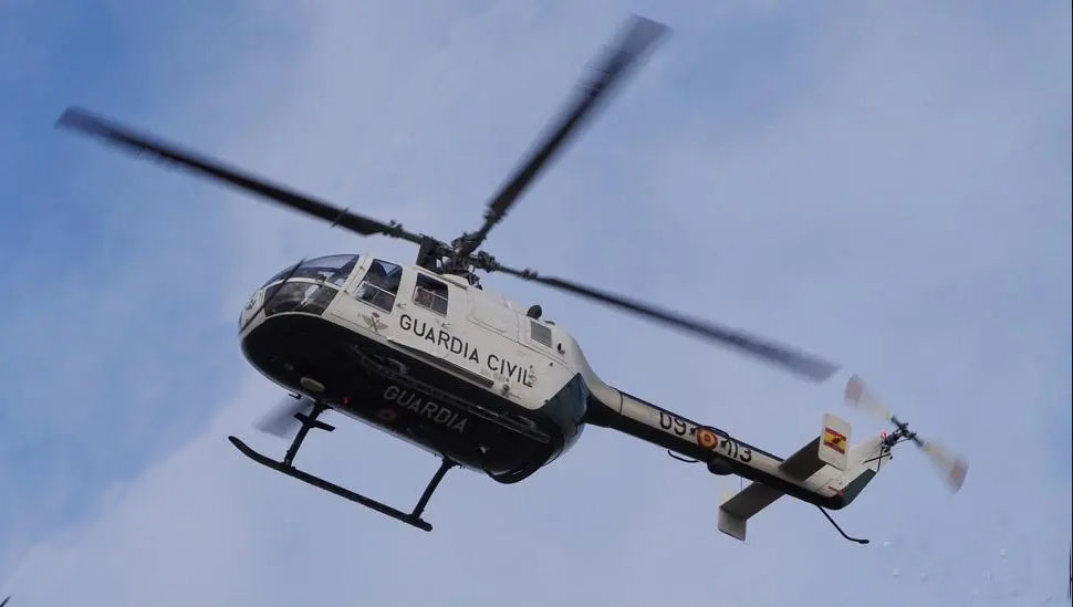helicoptero en vuelo