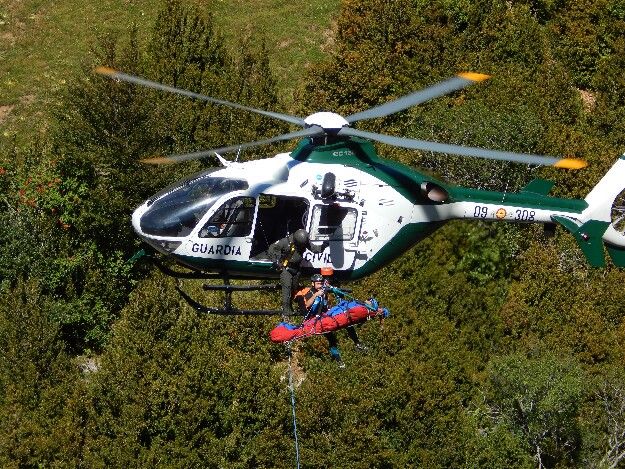helicoptero guardia civil rescate