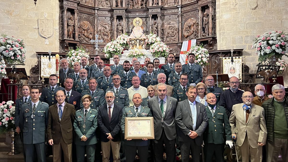 homenaje guardia civil caceres