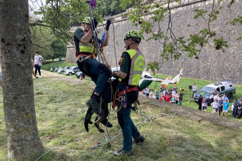 imagen de archivo exhibicion medios guardia civil