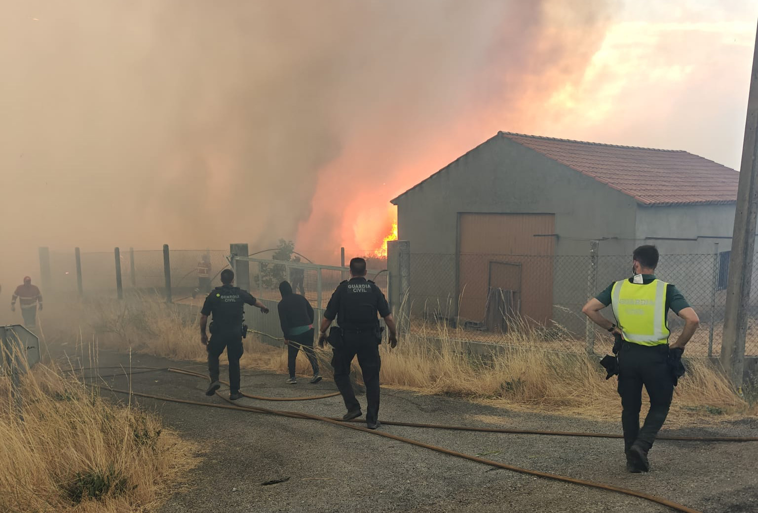 incendio verin rescate bomberos portugueses