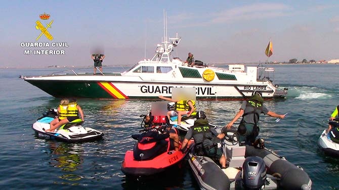 lancha guardia civil inspeccion