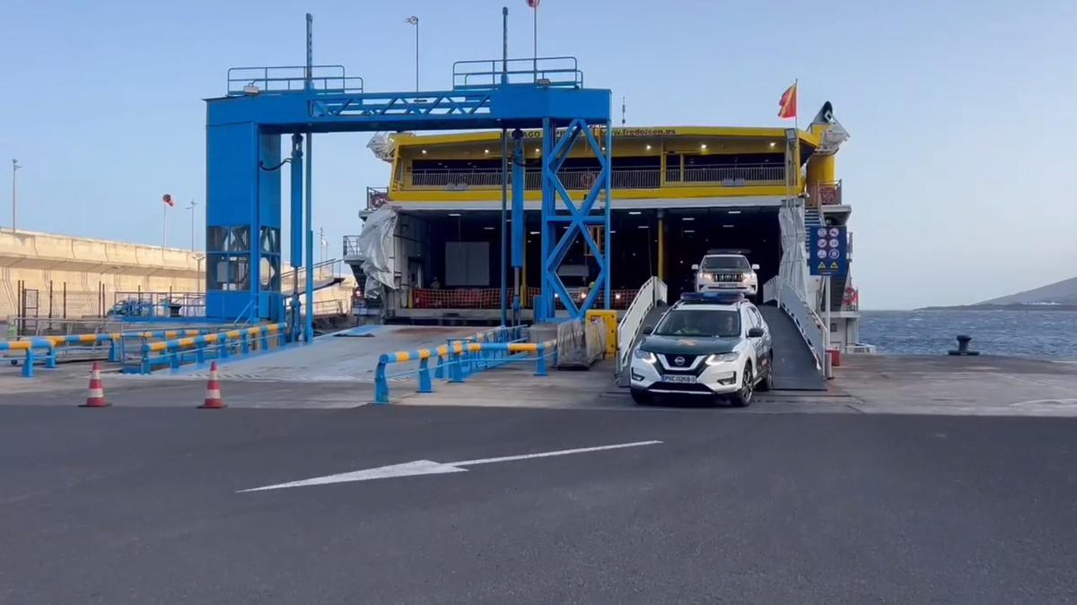 llegada vehiculos hierro refuerzo romería