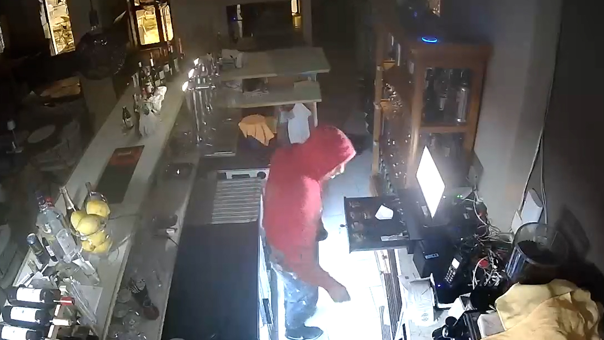 op cinco robos almeria editada.00 00 31 03.Imagen fija003