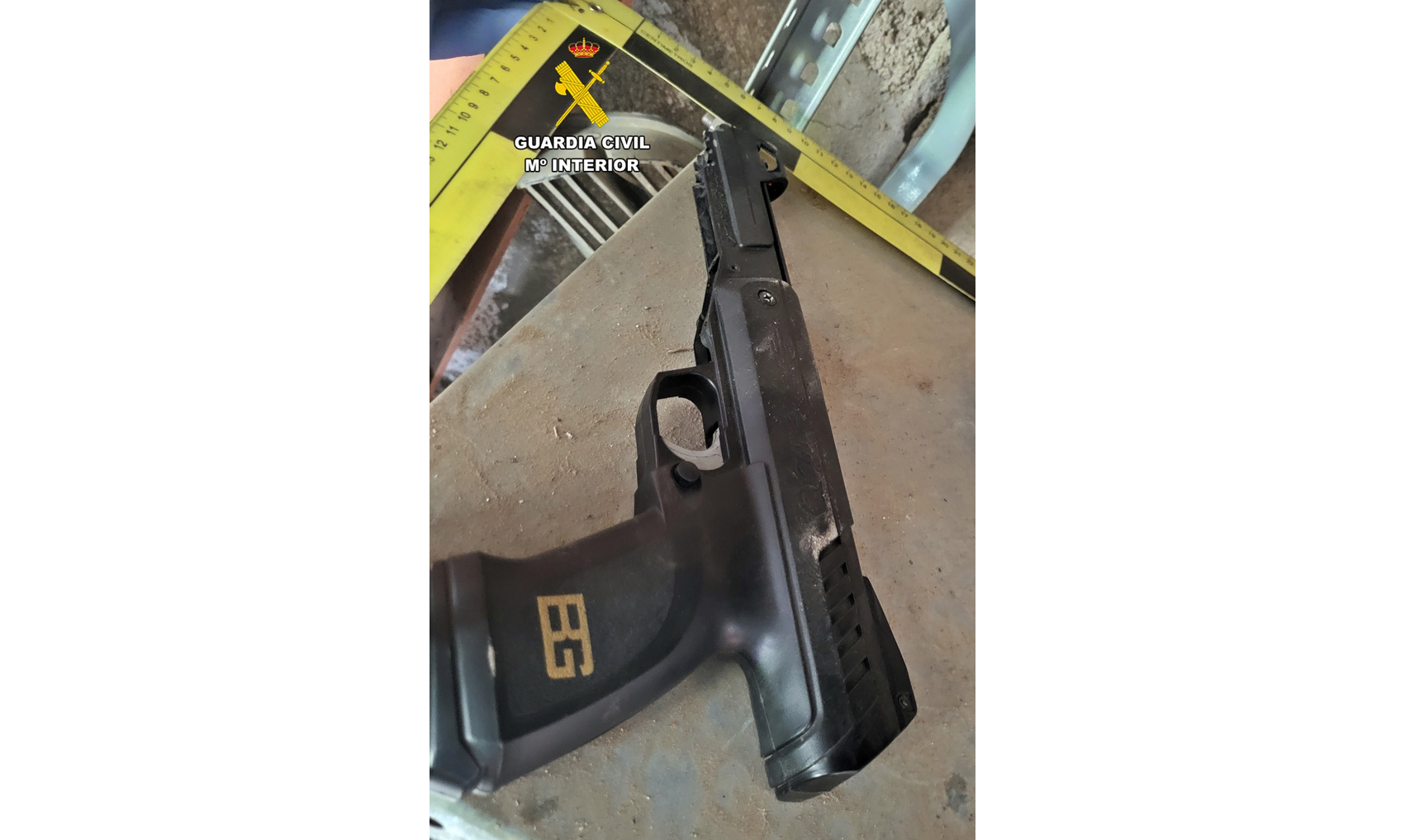 pistola intervenida