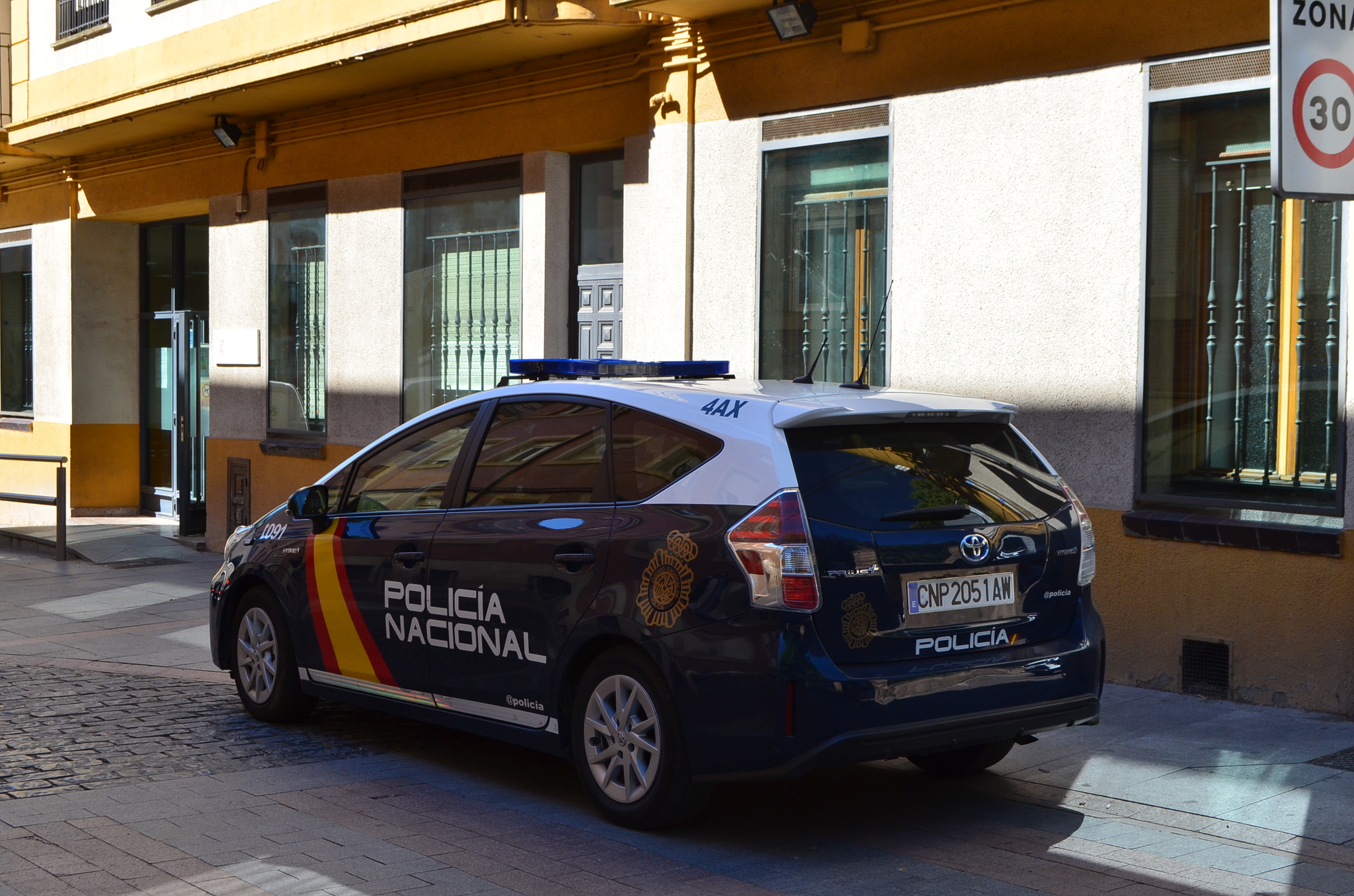 pol nacional