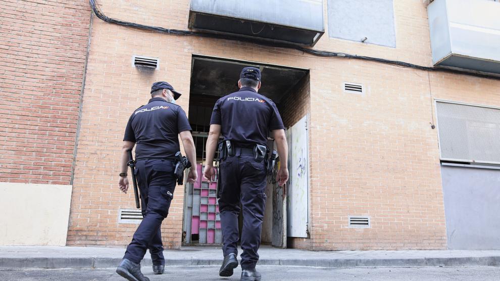 policias y guardias civiles recelan de la ley de vivienda por entorpecer los operativos contra okupas
