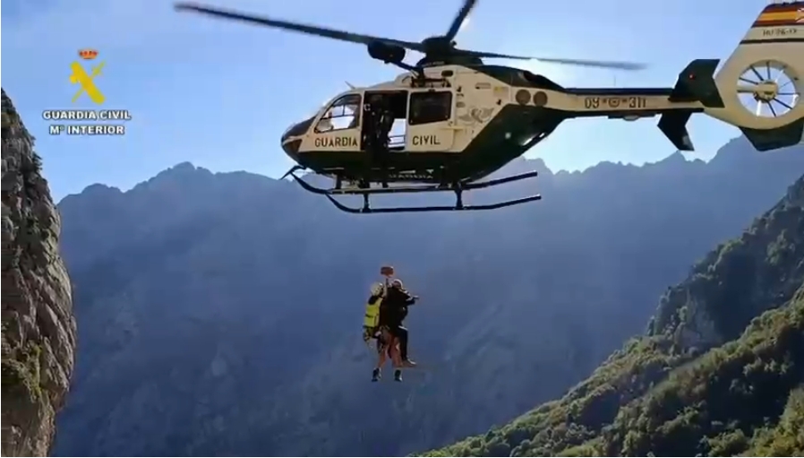 rescate helicoptero grua