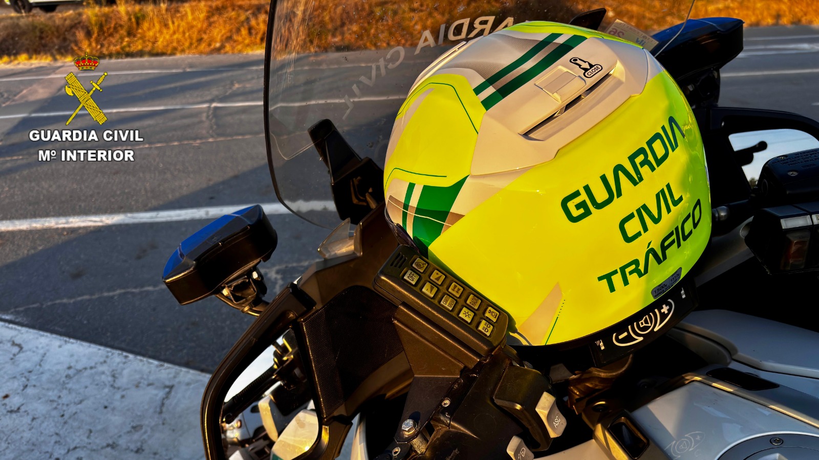 trafico casco motorista